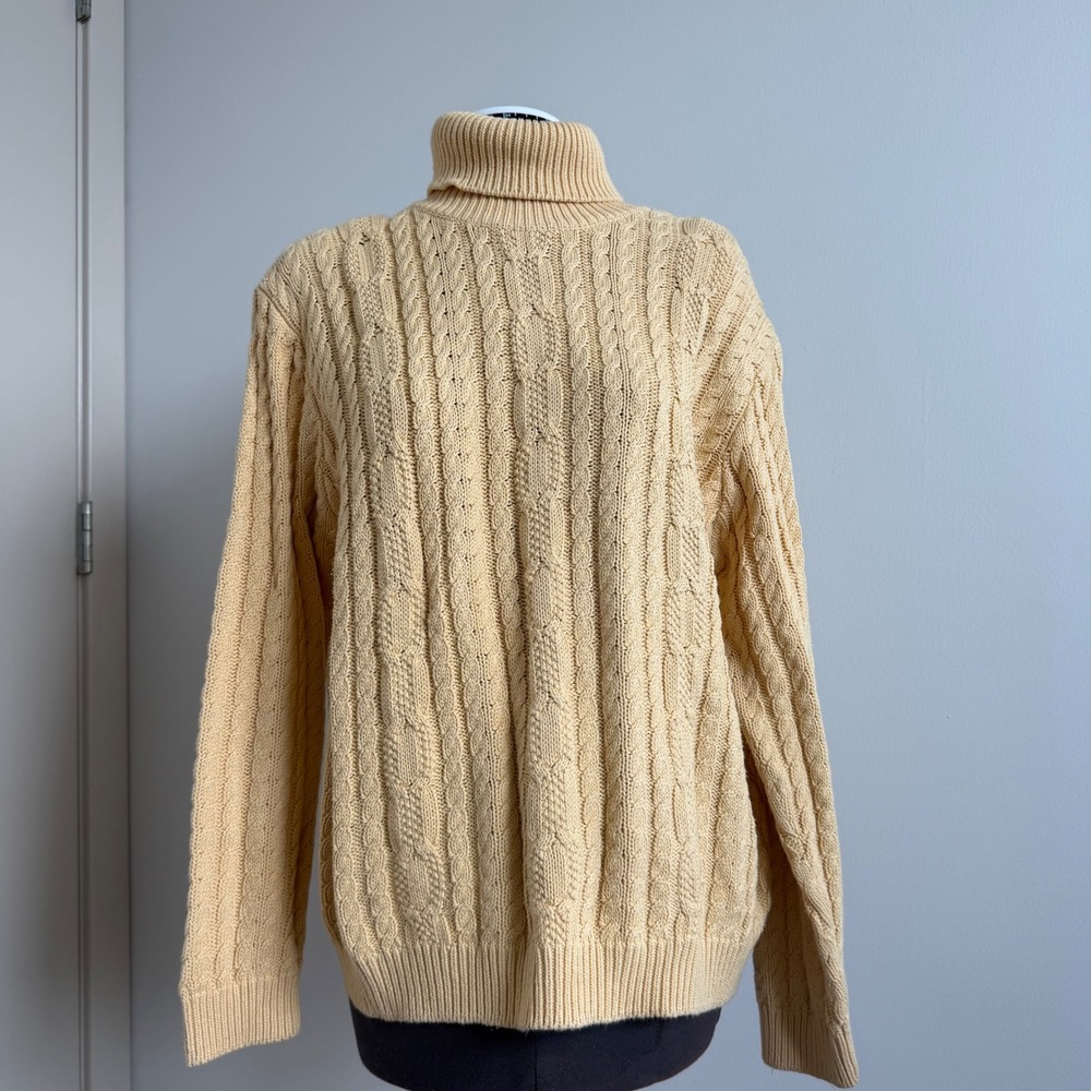 Vintage Wainscott Butter‎ Yellow Cable-Knit Oversized Turtleneck sweater
